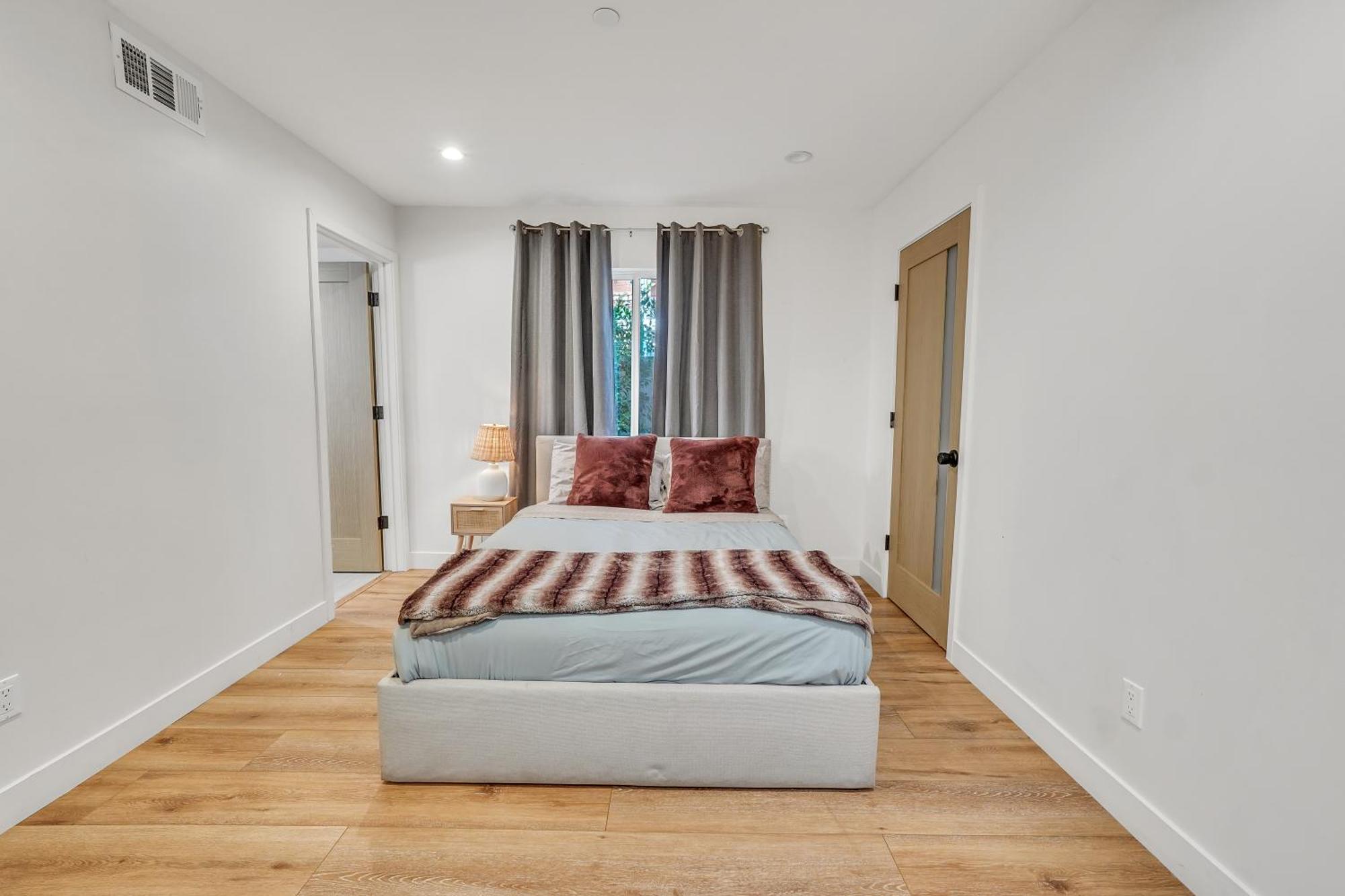 Luxurious Townhome W/3 Master Suites Gated Parking Los Angeles Exterior photo
